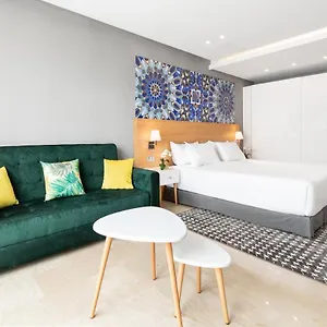 4* Отель Mid Town
