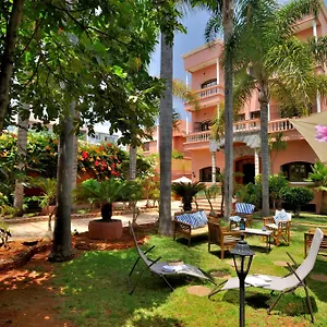 2* Гостевой дом Lhostel A